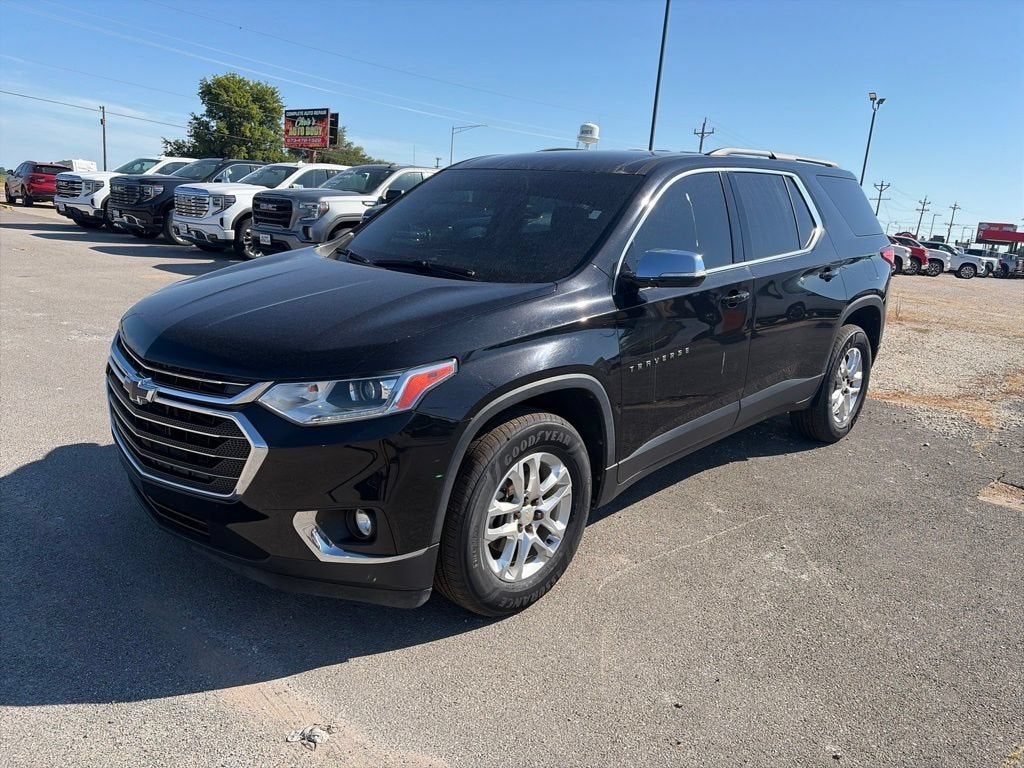 Used 2019 Chevrolet Traverse 1LT with VIN 1GNERGKW2KJ113734 for sale in Sikeston, MO