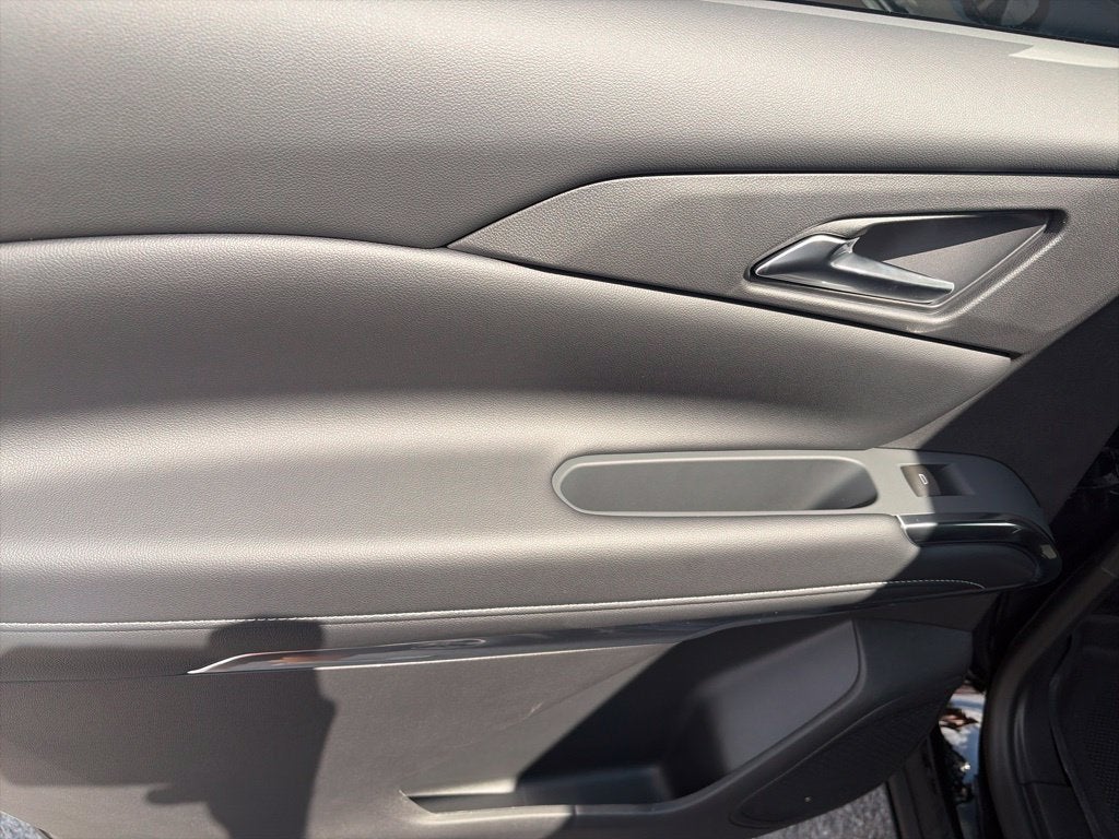 2027 Chevrolet Traverse LT - Photo 12