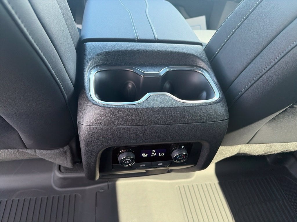 2027 Chevrolet Traverse LT - Photo 13