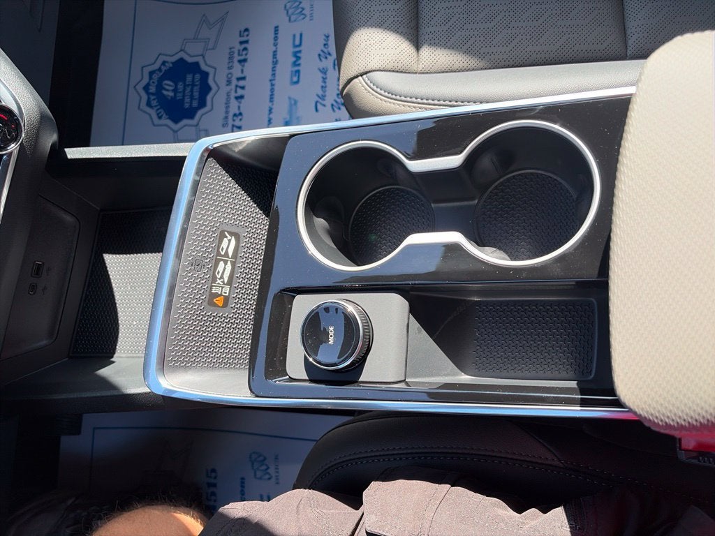 2027 Chevrolet Equinox LT - Photo 24